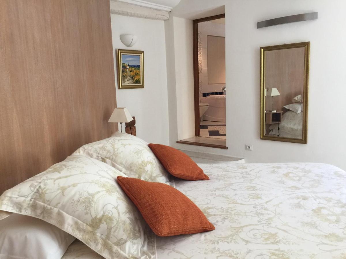 L'Elegante - Maison De Ville Avec Bains A Remous - Parking Inclus سان بول دي فينس المظهر الخارجي الصورة